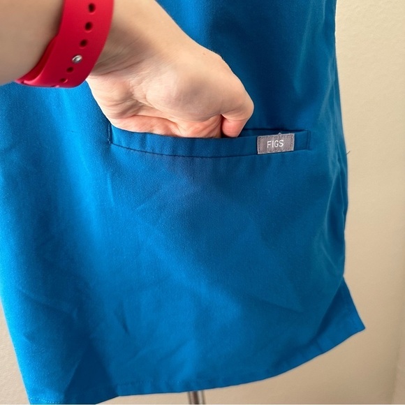 FIGS Women's Casma Three-Pocket Scrub Top Turquoise Blue PO1652 - Picture 4 of 13